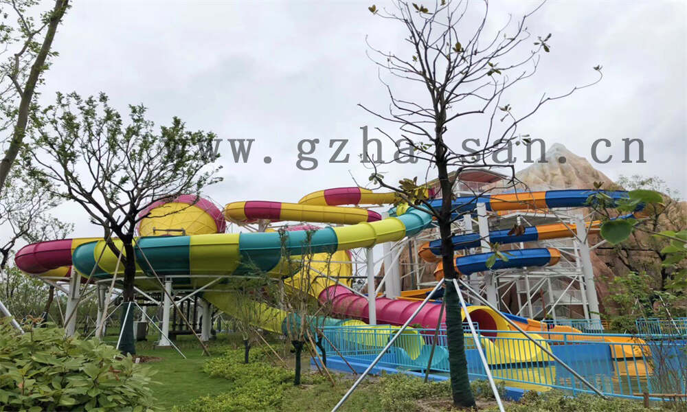 从业水上乐园运营的人员时刻要有安全意识